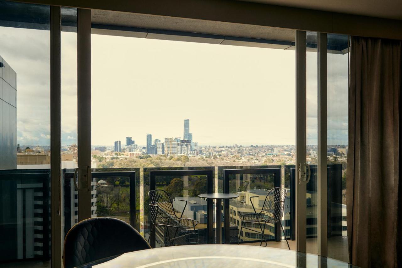 Hotel The Kinson à Ville de Ville de Melbourne Extérieur photo View from a typical apartment