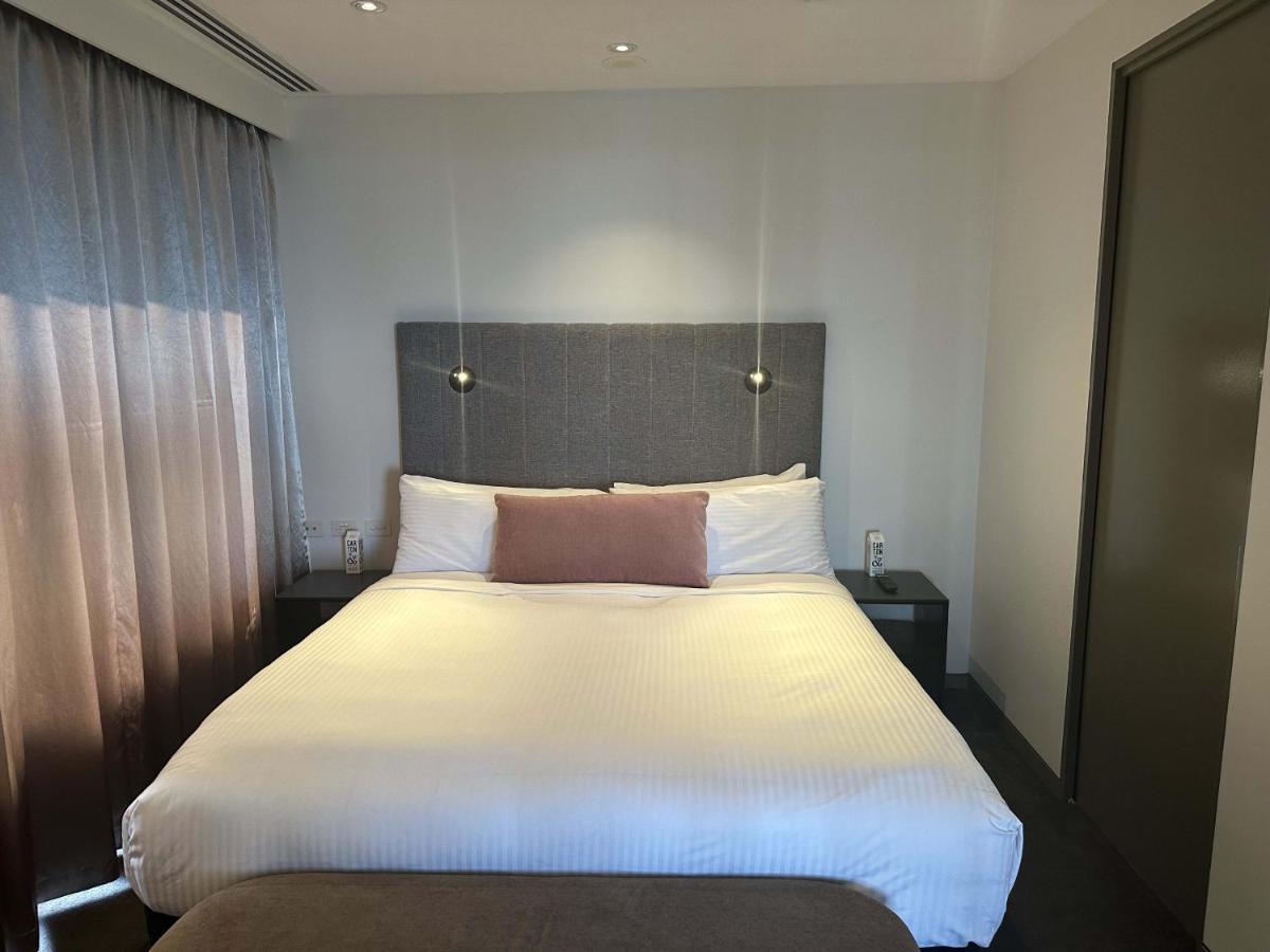 Hotel The Kinson à Ville de Ville de Melbourne Extérieur photo A bedroom at the hotel
